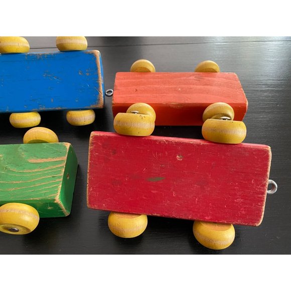 PLAYSKOOL WOODEN TRAIN - 1960s - 4 Pieces - Locomotive, 2 Cars, Caboose - Picture 6 of 6